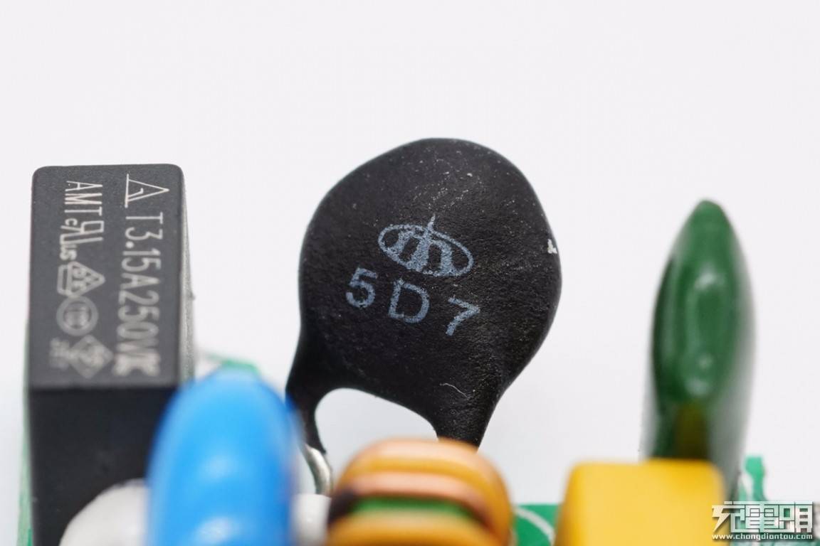 测评盘点|拆解报告：ROCK洛克65W USB PD氮化镓快充充电器