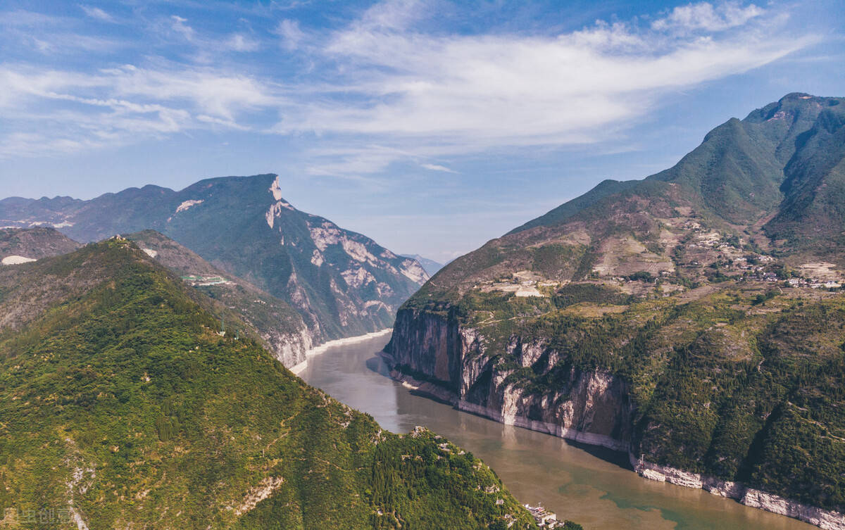 长江三峡之一瞿塘峡_夔门