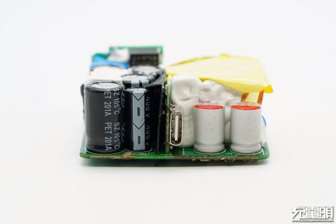 测评盘点|拆解报告：ROCK洛克65W USB PD氮化镓快充充电器