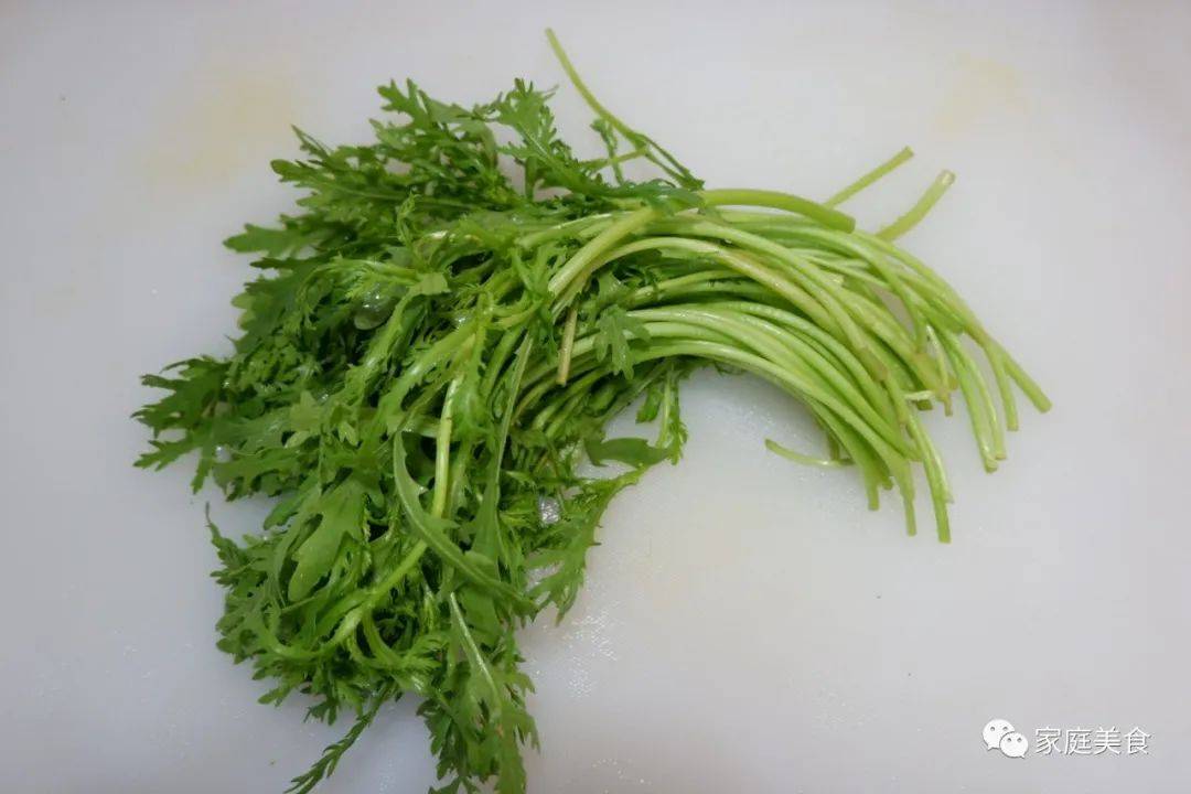 茼蒿被成为"皇帝菜",这7种美味做法送给你!