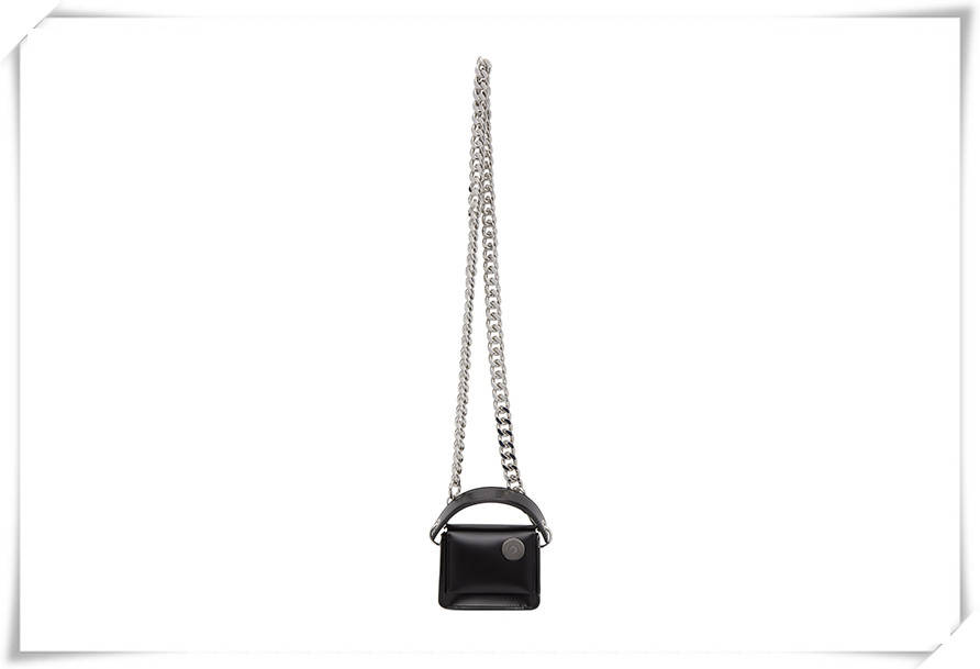 Wallet|极简设计中展现不羁性格:帅气女生怎能错过这几款KARA的链条手袋