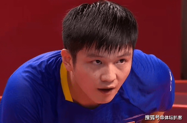 4-0！国乒世界第一击溃35岁老将，单局11-3，对手被打到垂头丧气_樊振东