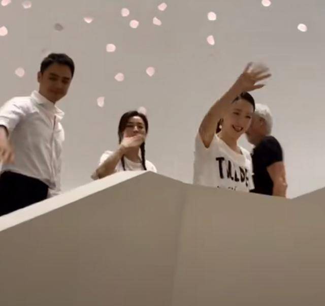 40岁明道为张庭站台，满脸堆笑人气却不如陶虹？