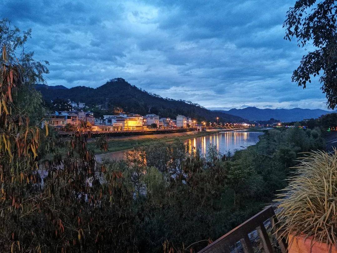 景东县城的美丽河畔