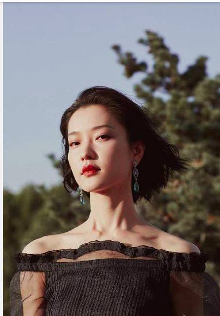 秦舒培|娱乐圈的高级脸：宋妍霏素颜也又飒又美，倪妮钟楚曦辨识度很高