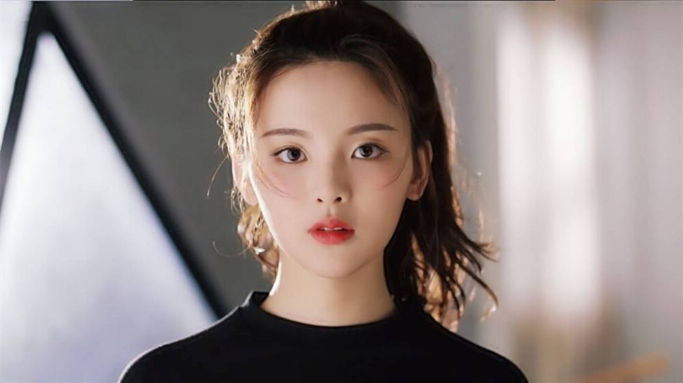 漫画|拥有漫画脸是什么体验？程潇好惊艳，杨超越被赞“会呼吸的芭比”