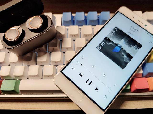 设计|旗舰中的旗舰！集动铁、高通、四麦降噪于一身的耳机：唐麦W5体验