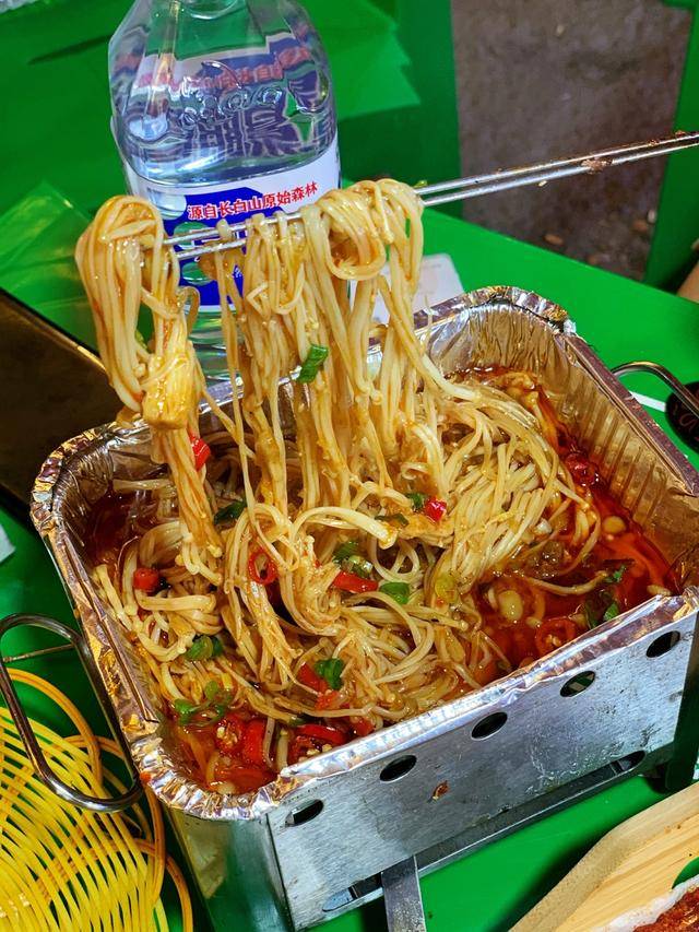 烧烤|去晚了没地方，吊炉大公鸡贼哇塞长春红旗街新开家德惠口味烧烤