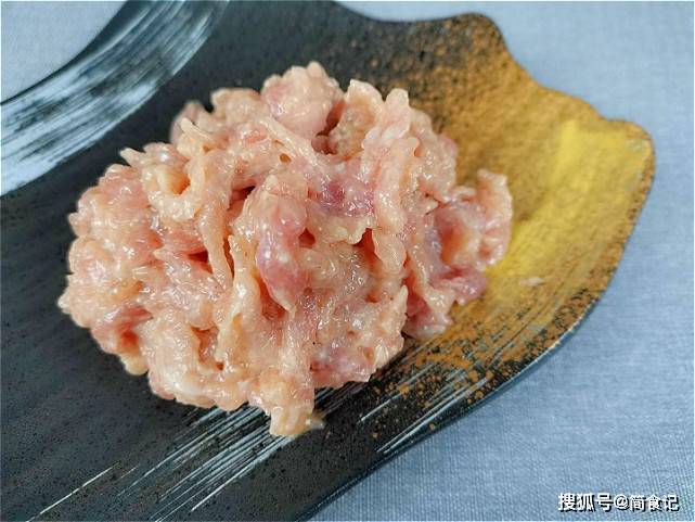 鱼香肉丝家常做法不用料酒 539aeab2002b4138928020b360581714.jpeg