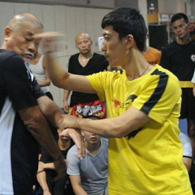 安邦|李小龙粉丝：中考成绩太差可以到体校学习武术，提升社会生存能力