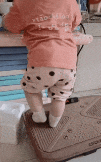 搞笑gif:小伙你别太过分了,底下有人看不惯你