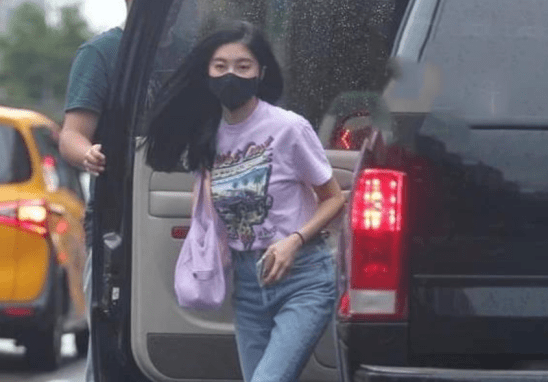 43岁台湾名媛嫁百亿富豪后,积极看孕医为富豪生子,不惧高龄产子