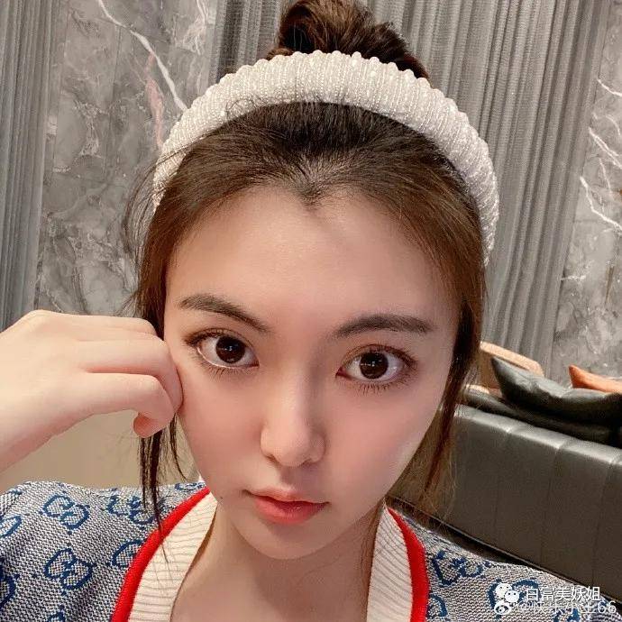 假货|东莞300亿首富千金被扒，卖假货背二手包，连身份都伪造？