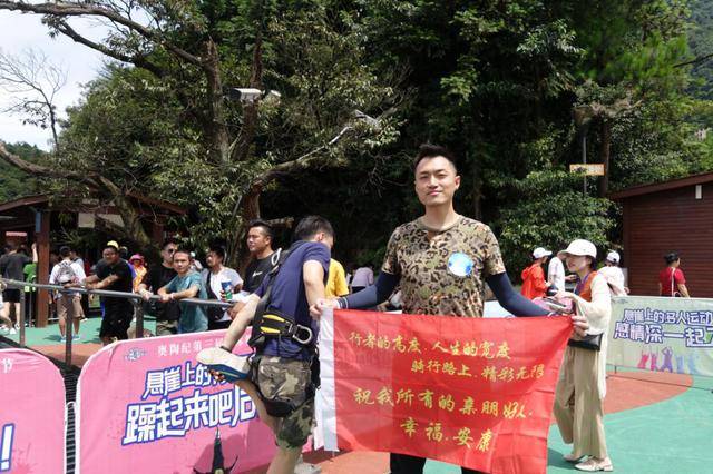 为什么叫青春 94e797ce0d3c41e893bdf60db69f7824.jpeg