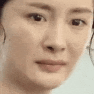 沥青|鞠婧祎新戏狂抹发际线粉，被嘲像涂了沥青，P掉以后秃头明显