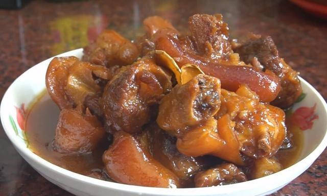 猪脚怎么做最好吃又香不油 5bc1ecd0f259437e826ae71cb8f02830.jpeg