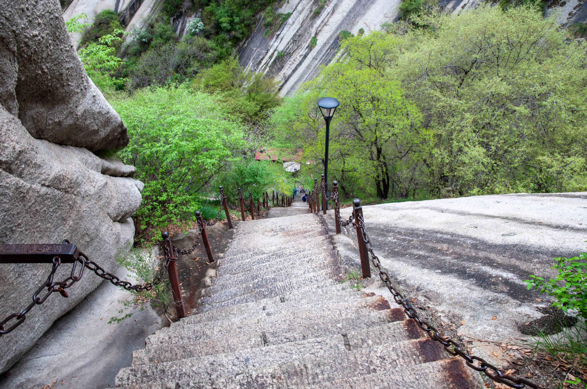 奇险天下第一山是什么山
