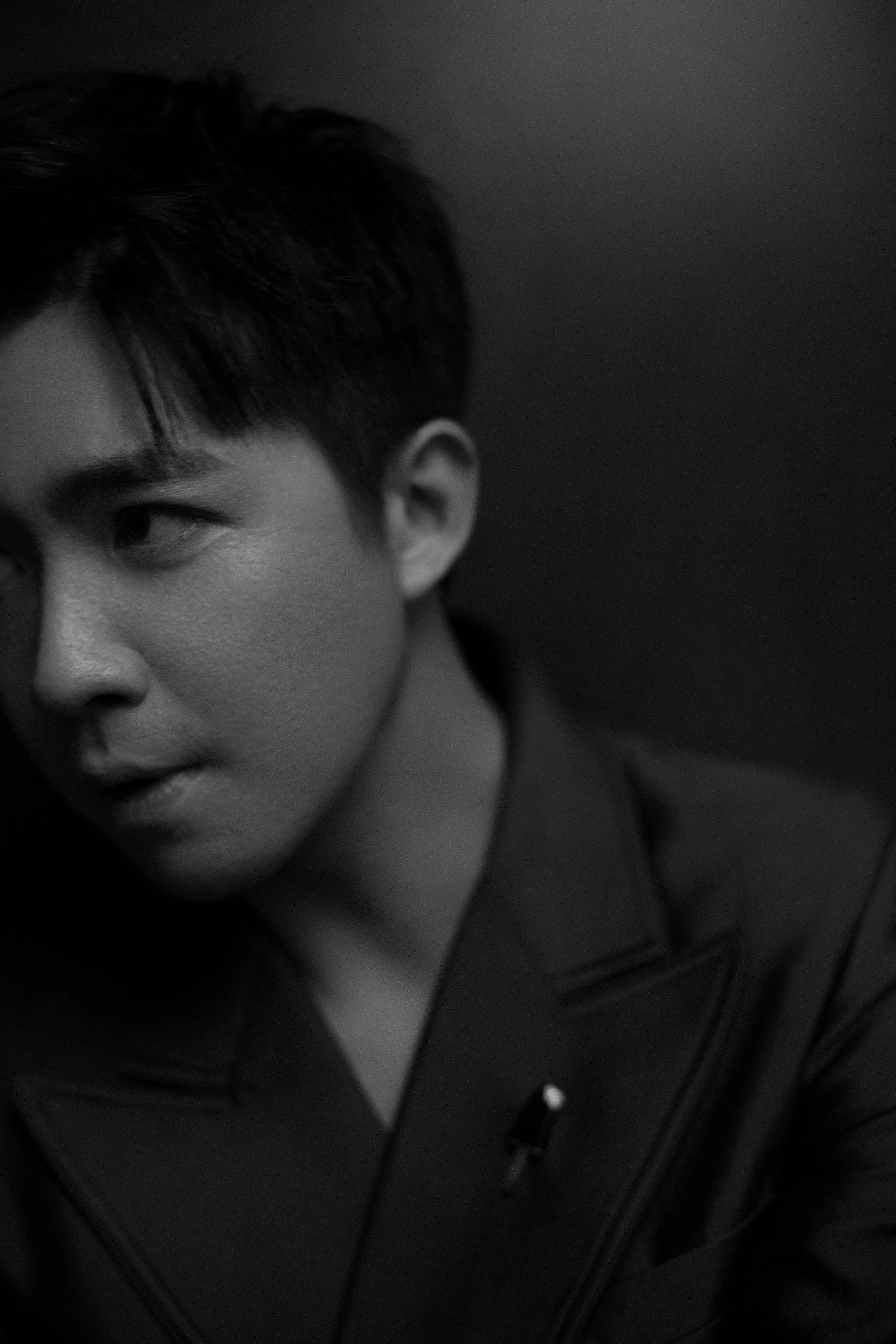 上官志|俞灏明出席《八佰》首映礼 被网友力赞表现有惊喜