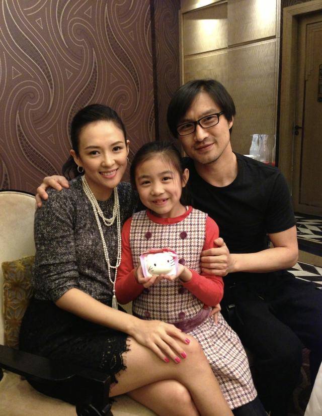 苹果|原创汪峰大女儿小苹果晒舞蹈视频，表情管理到位，稳居C位又美又飒