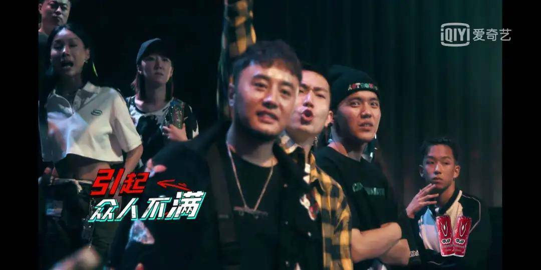 出圈|原创《中国新说唱》开播，率先出圈的是rapper们的穿搭和身上的膏药