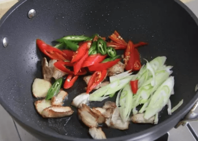 炒什么菜要放红薯淀粉 a3d8fc31fa5f41b4886035b83e15a8ce.png