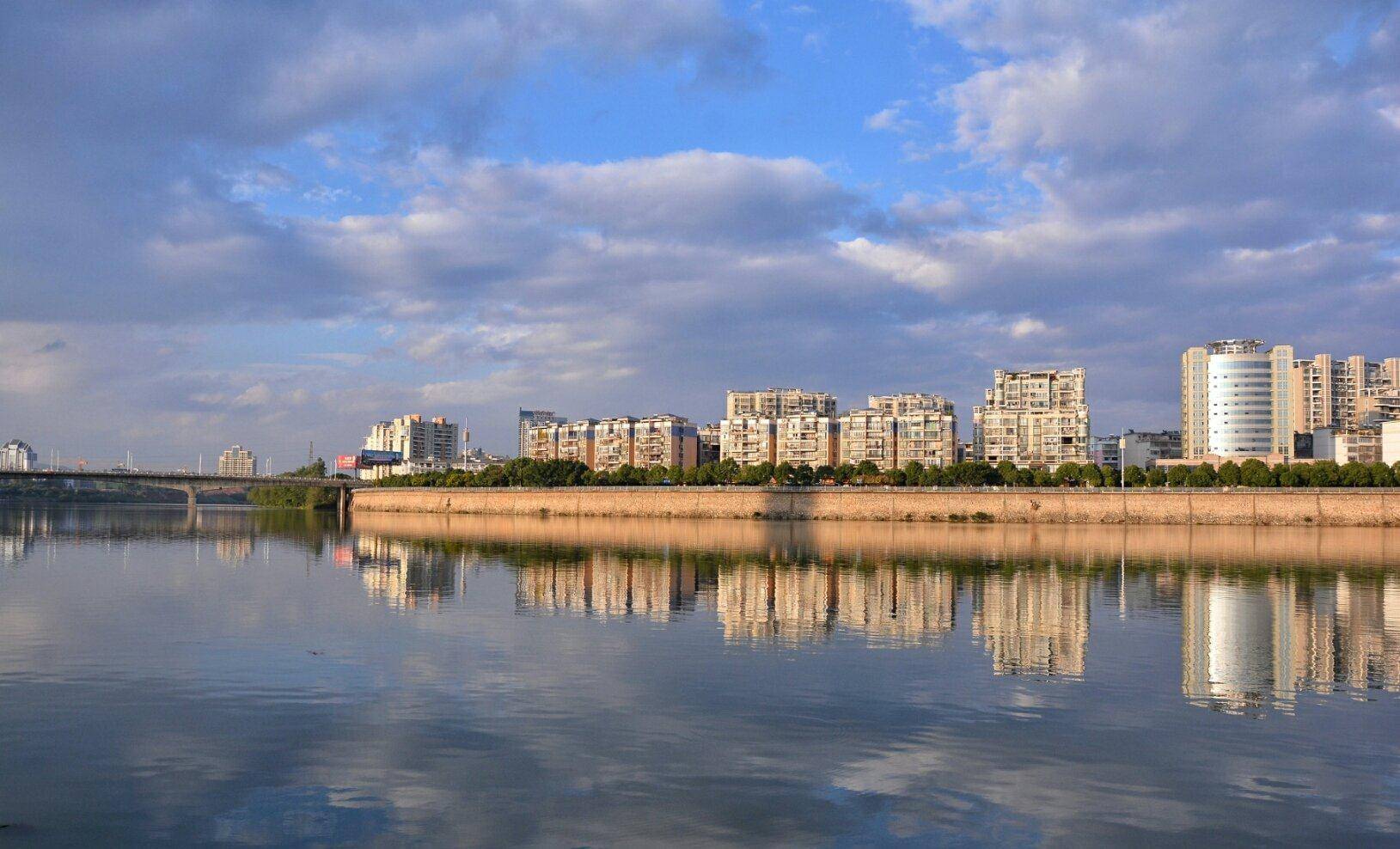 九江赣州南昌近年经济总量对比_九江到赣州的地图(3)