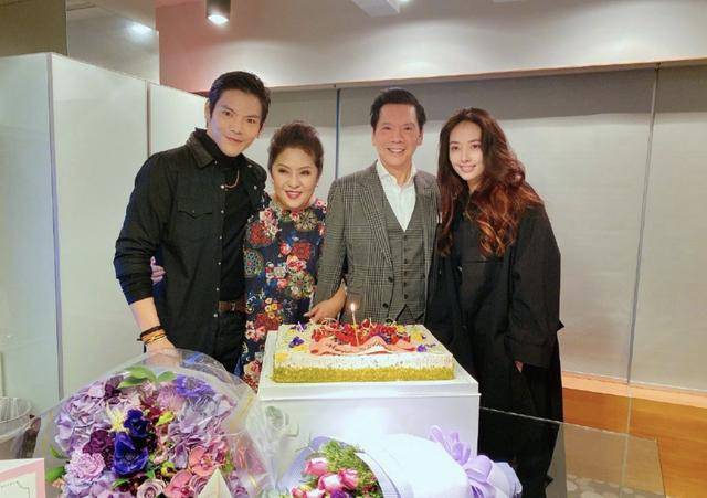 急救|原创向太自曝心梗住院急救,ICU医生随时待命,住院一个多月才回家