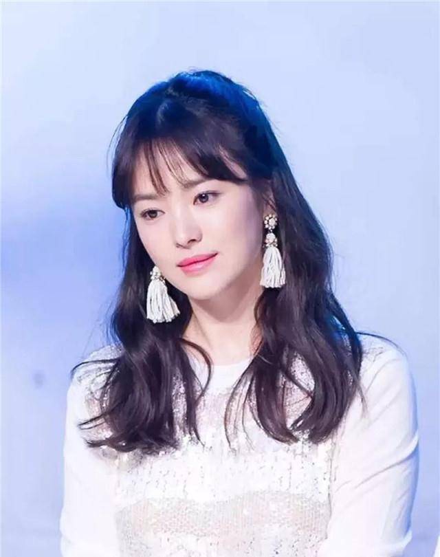 自己怎么剪刘海齐刘海 f795f921b8974780bc0948a33d13f6d3.jpeg