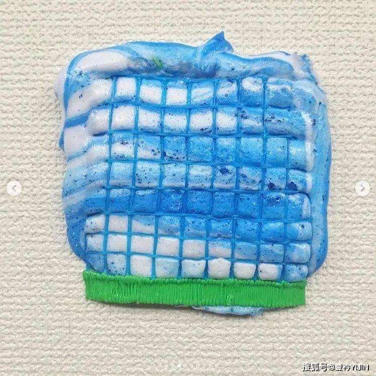 图片|新锐设计师 | 精神护士转行服装，创造出挂能着穿的炫彩服装