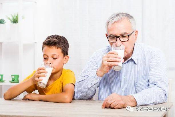 多少岁开始补钙预防骨质疏松 2565ce6a451c49daaff00ed293a1315e.jpeg