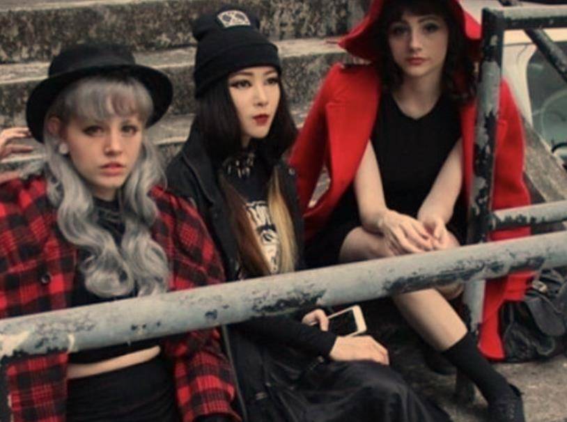 成龙女儿吴卓林现身国外街头 30421ab519ec45bbb77f1df0951602ca.jpeg