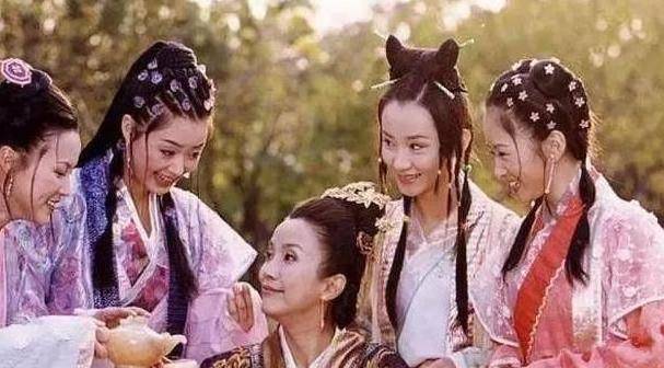 减肥|蒋欣又发福！膀大腰肥双下巴太抢镜，从小到大一直在减肥的路上