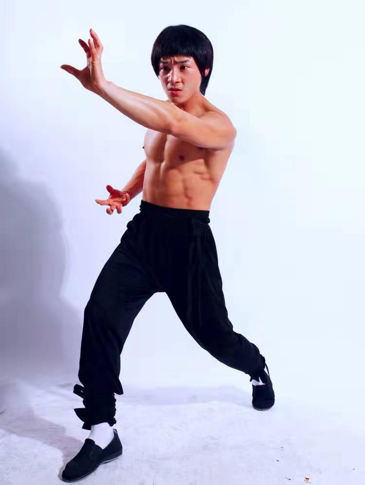 飞龙|原创现代李小龙喊话马化腾：好多人看不到我朋友圈，因为我流量太高了