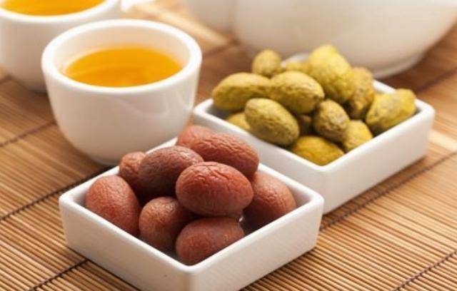 女人|满满胶原蛋白，女人常食护肤抗衰，远离黄脸婆！猪蹄加一宝