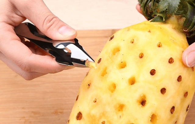 菠萝怎么泡盐水步骤 194e6e014082444892803a2dce0d67bd.png