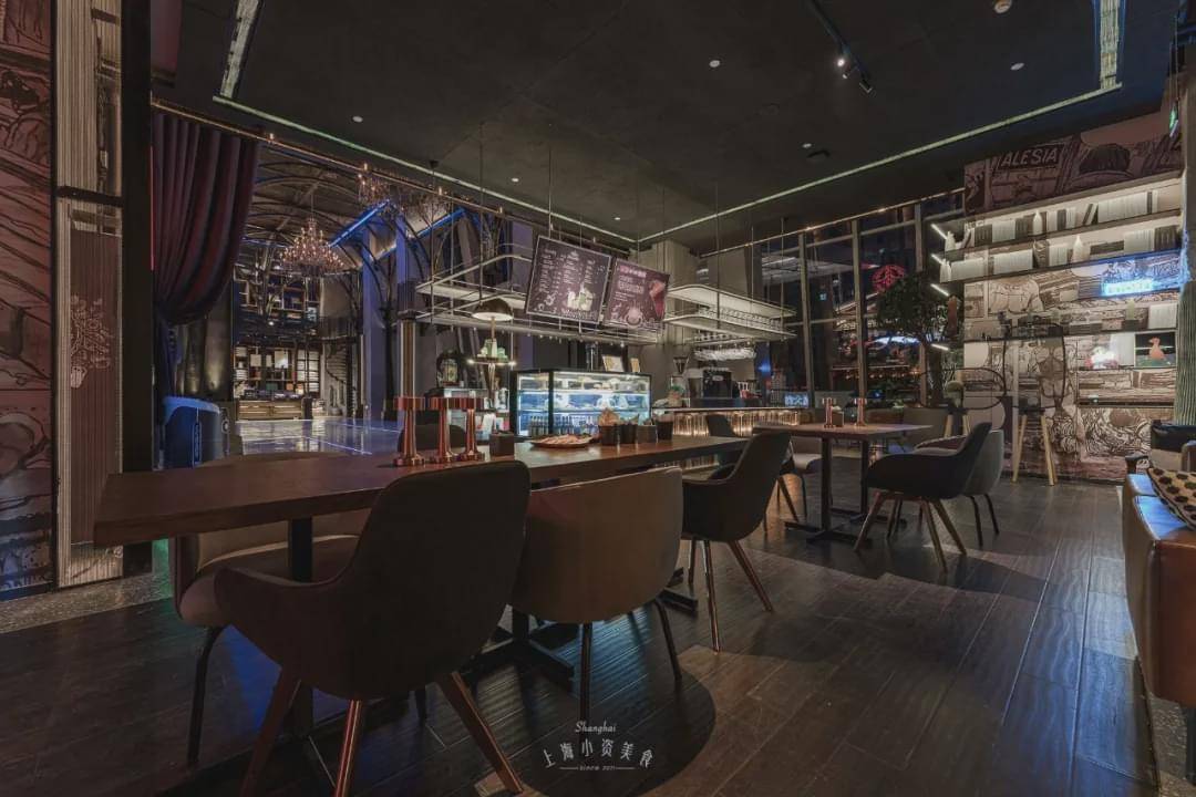 赛博|24H不打烊，赛博朋克复合咖啡空间太时髦！