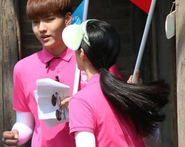 范冰冰|同一发型下鞠婧祎发量猛增，范冰冰都比不上，还被质疑纹发际线？