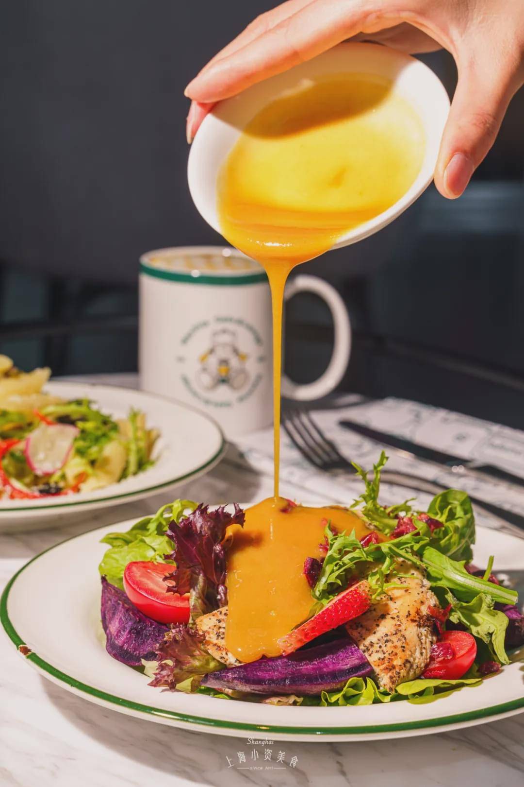 赛博|24H不打烊，赛博朋克复合咖啡空间太时髦！