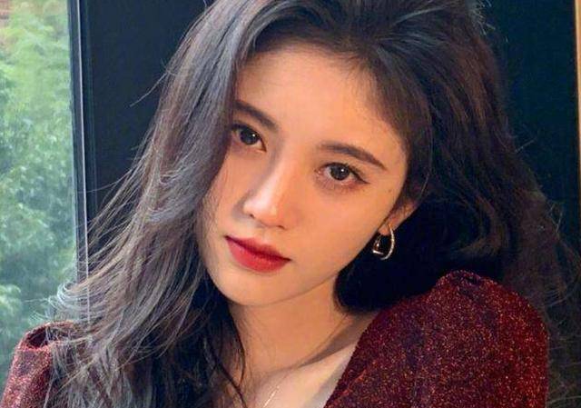 范冰冰|同一发型下鞠婧祎发量猛增，范冰冰都比不上，还被质疑纹发际线？