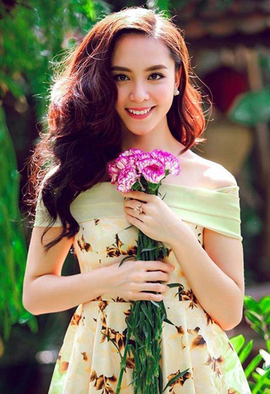 越南环球小姐嫁大19岁富豪，穿短裙腰细腿长，成手握4400万股份贵妇