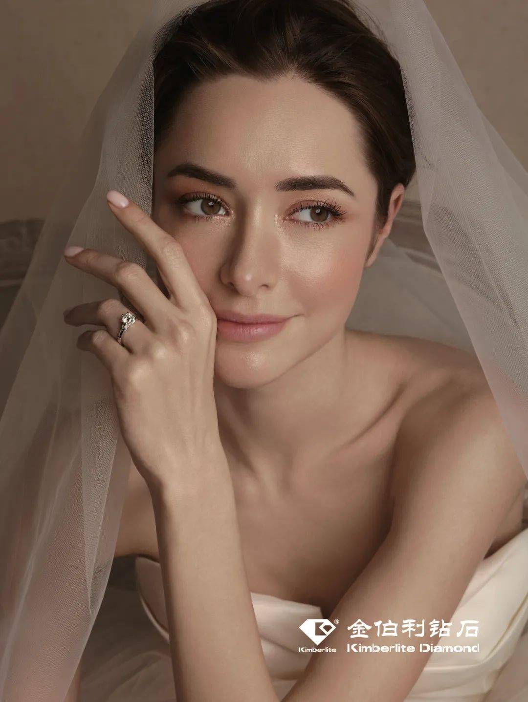 钻石|00后的“第一枚钻石”，不必等到结婚