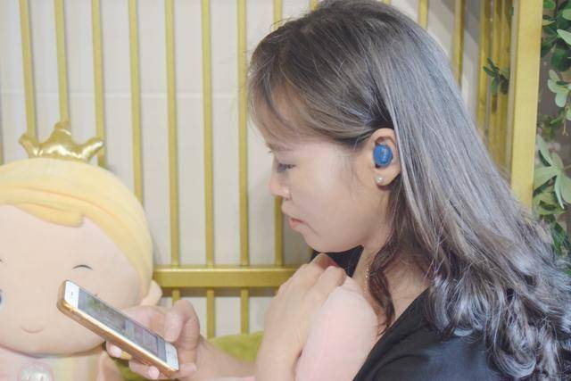 耳机|又一时尚单品来袭!TEZO无线蓝牙耳机轻若无物,畅享好音乐