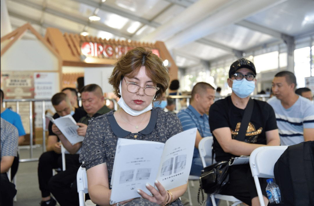 中国|澄明入心 一诗一吟—上海市贵州商会与三联书店联袂打造“站桩意向诗”发布会