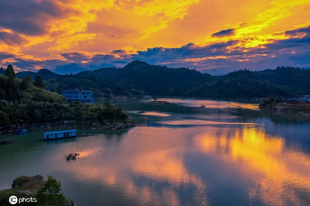 渝东南小桂林 重庆酉水河美景如画
