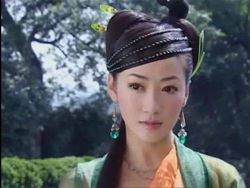 金巧巧|原创跟金巧巧蒋勤勤并称北影三朵花，半张脸都花了，都挡不住她的美貌