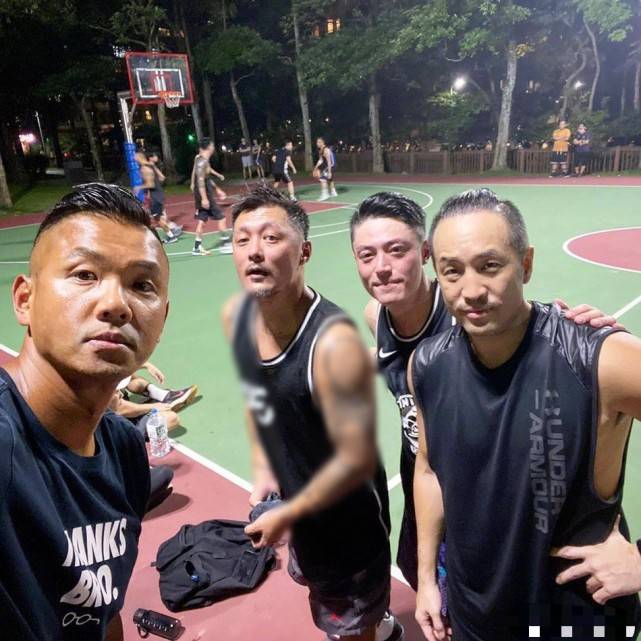 霍建华陈建州余文乐打球，男神集体变大叔，网