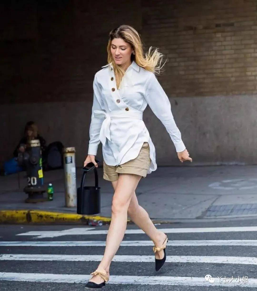 装饰|嫌衣服单调？加几颗小钮扣，眼睛都看直了~