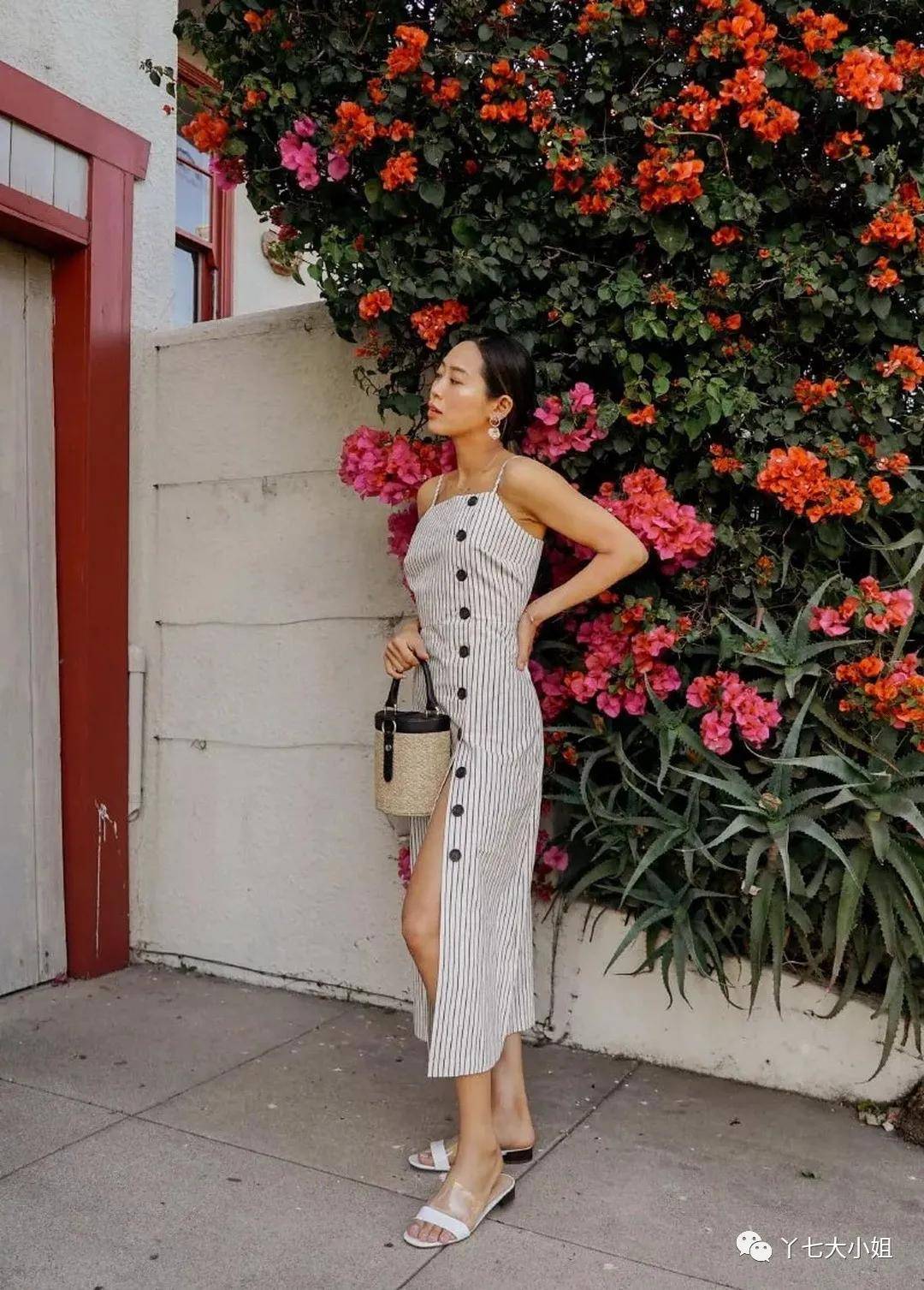 装饰|嫌衣服单调？加几颗小钮扣，眼睛都看直了~