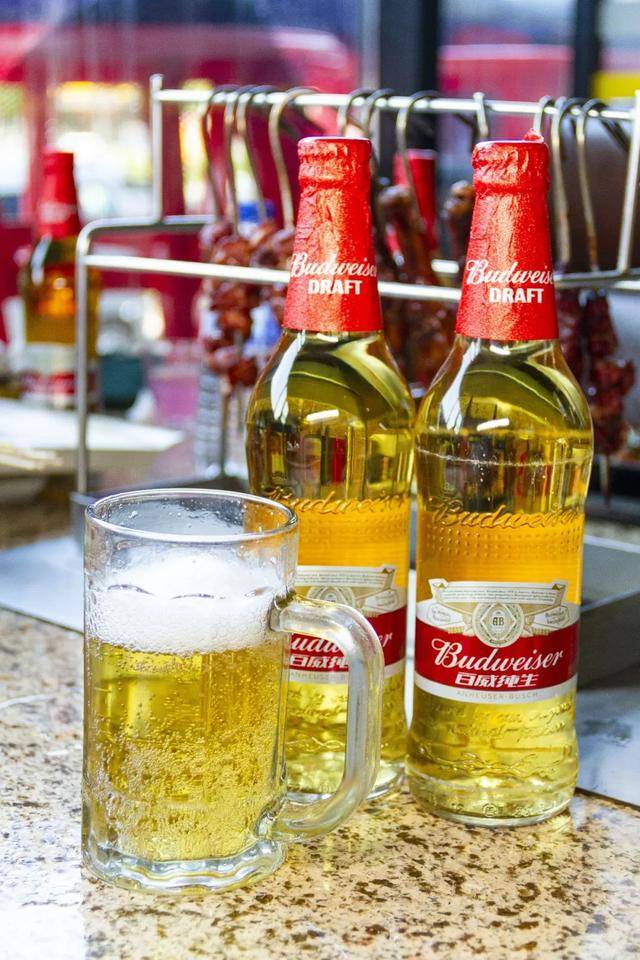 钱锋炭|激情8月来钱锋炭缸烧烤赢百威免单大奖炭缸烧烤遇上品质啤酒