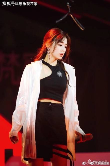 孟佳|原创《浪姐》五公，张含韵个人赛只唱不跳，原因太让人心酸